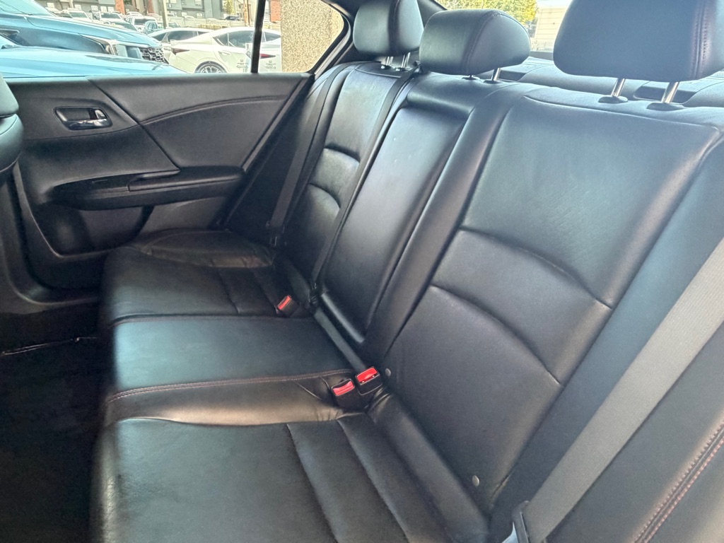 Photo 22 of this HONDA ACCORD