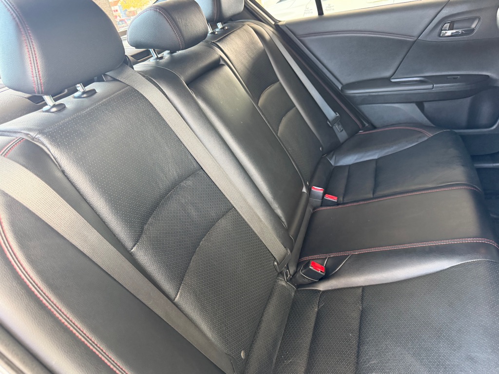 Photo 30 of this HONDA ACCORD
