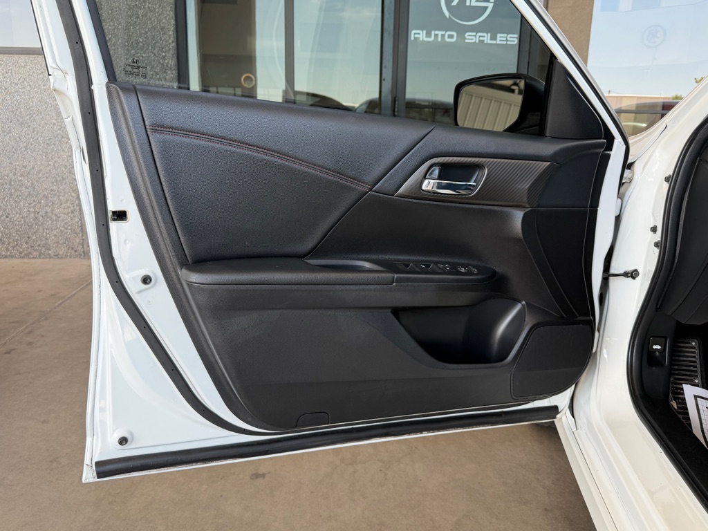 Photo 19 of this HONDA ACCORD