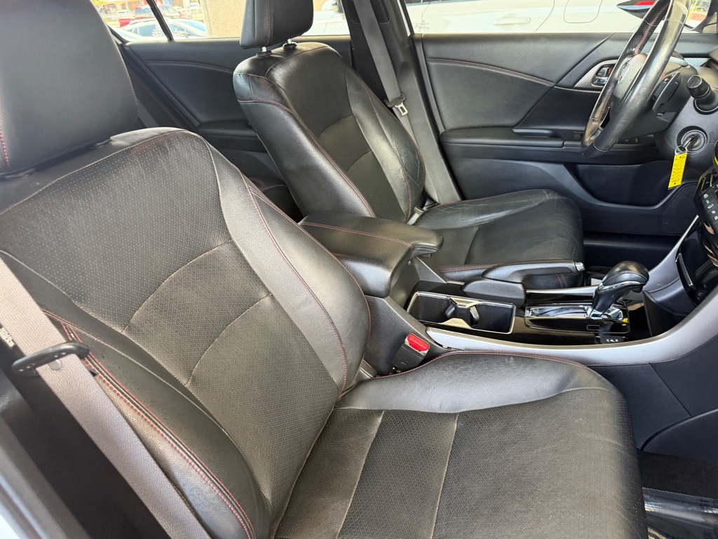 Photo 34 of this HONDA ACCORD
