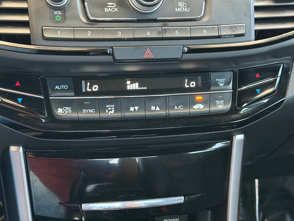 Photo 15 of this HONDA ACCORD