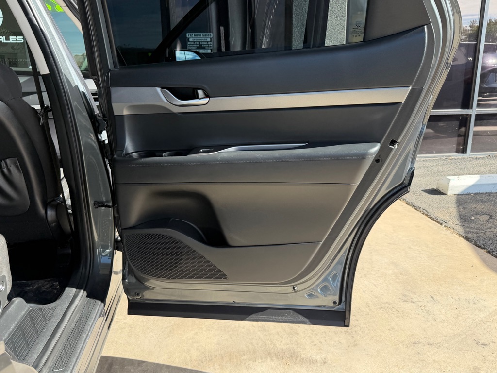 Photo 35 of this HYUNDAI PALISADE