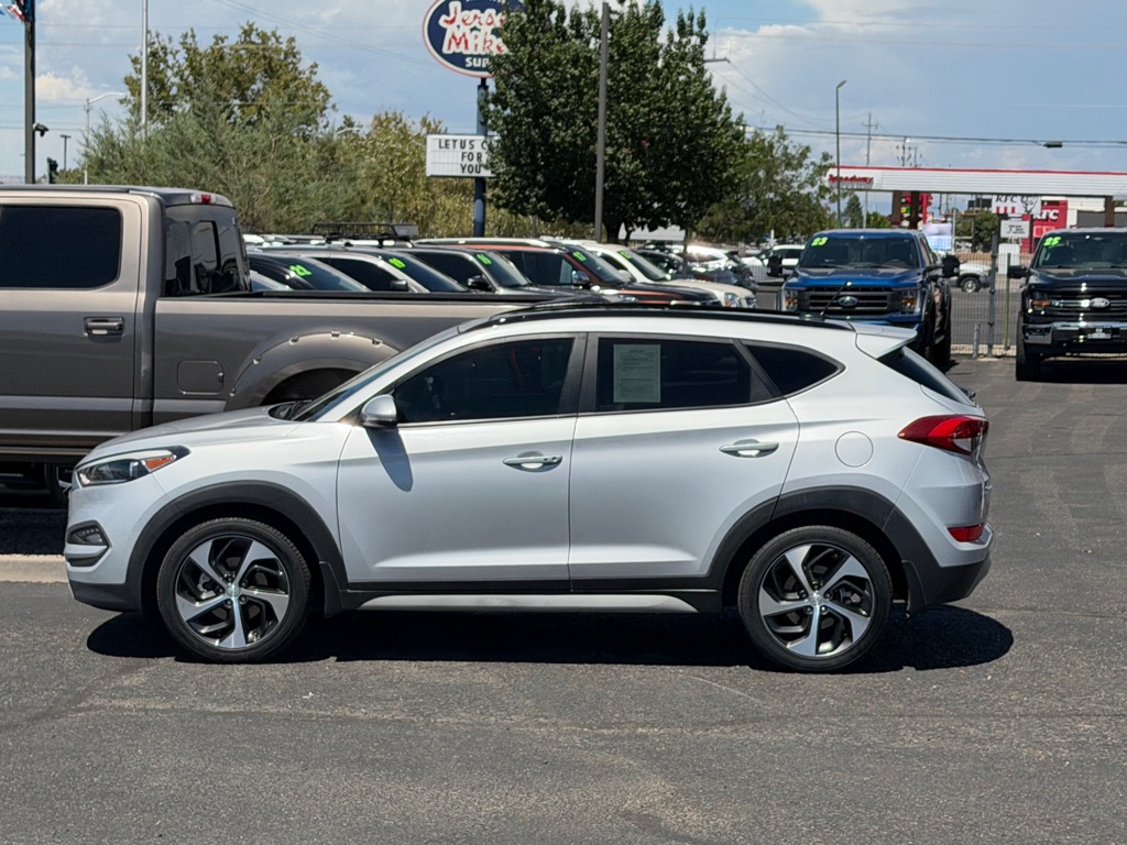 Photo 43 of this HYUNDAI TUCSON