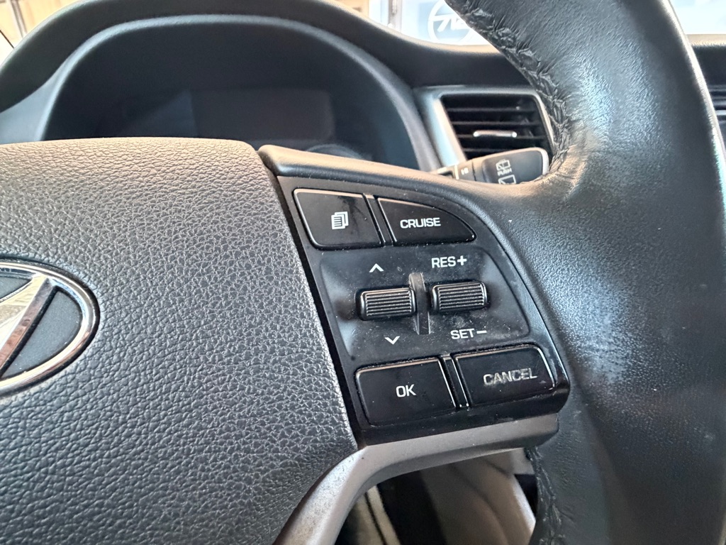 Photo 10 of this HYUNDAI TUCSON