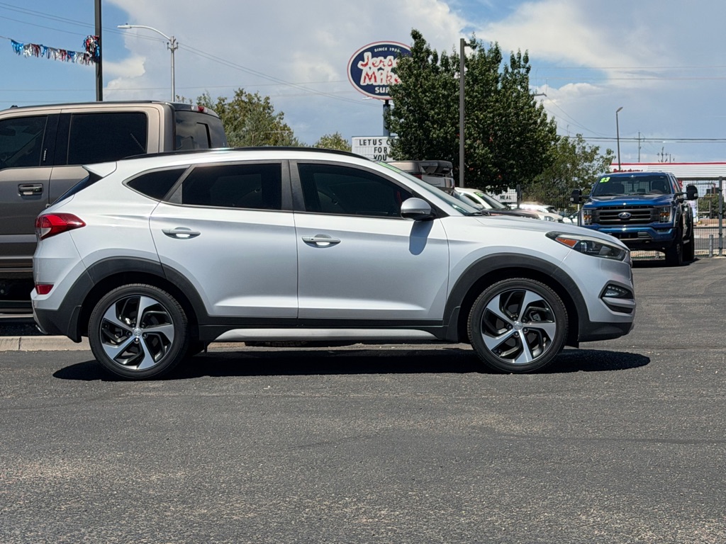 Photo 52 of this HYUNDAI TUCSON