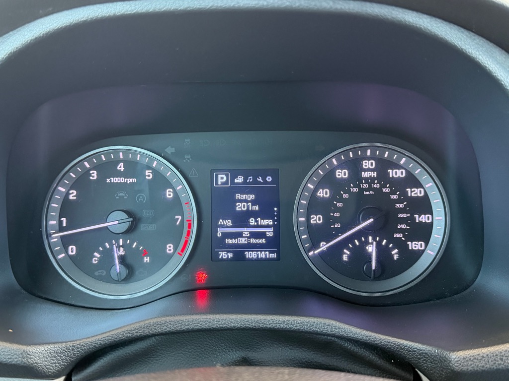 Photo 11 of this HYUNDAI TUCSON