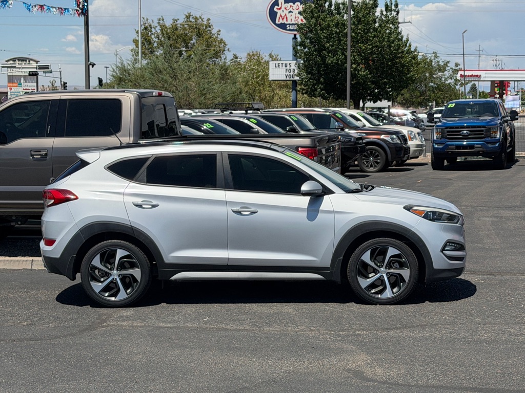 Photo 51 of this HYUNDAI TUCSON