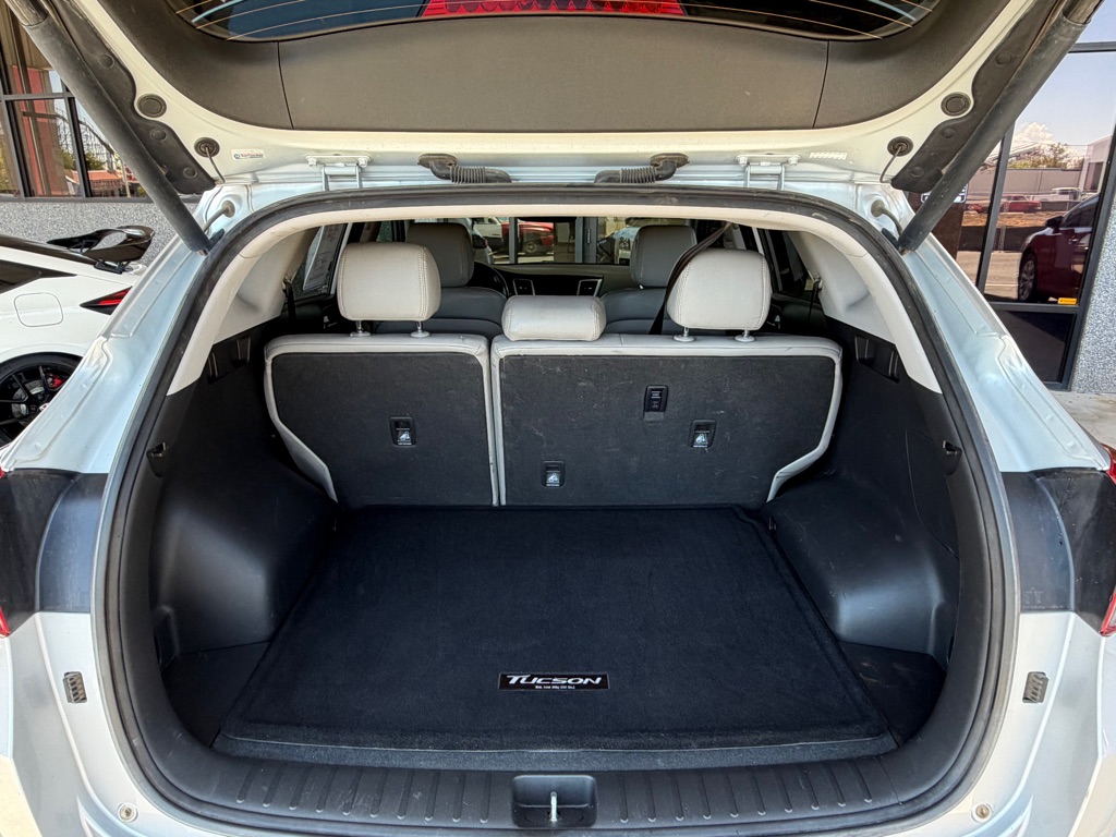 Photo 27 of this HYUNDAI TUCSON