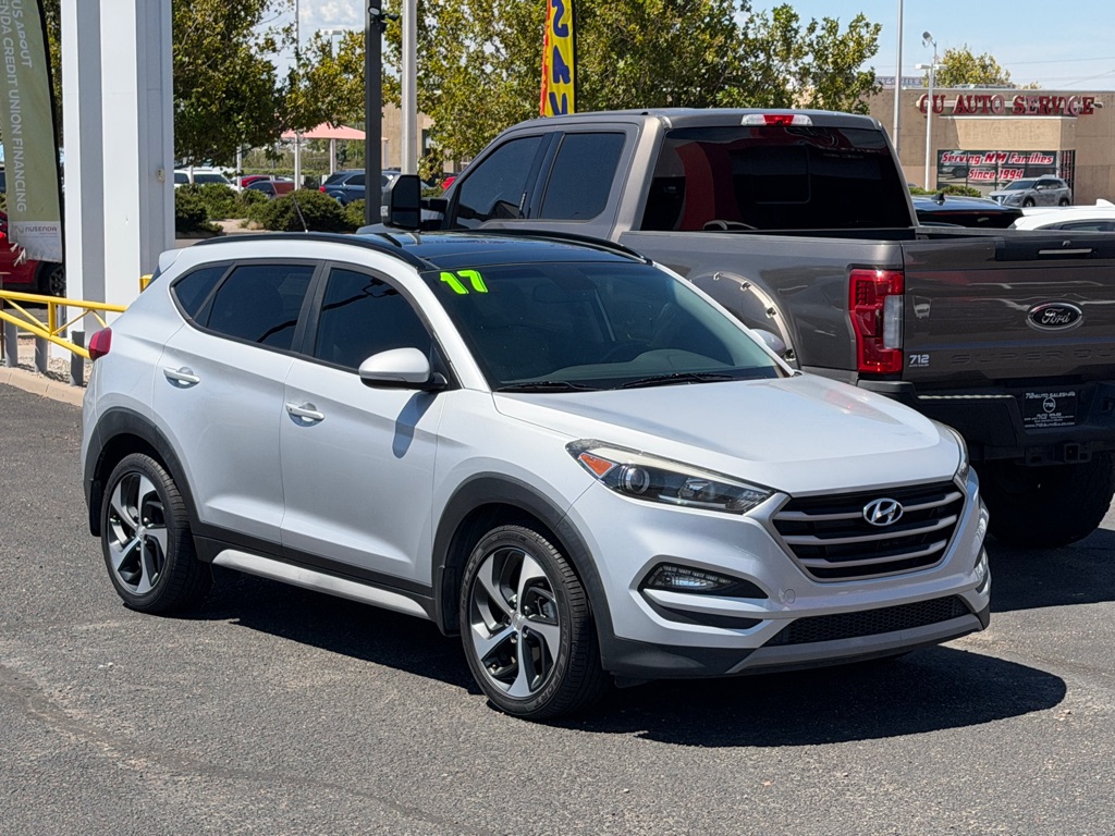 Photo 4 of this HYUNDAI TUCSON
