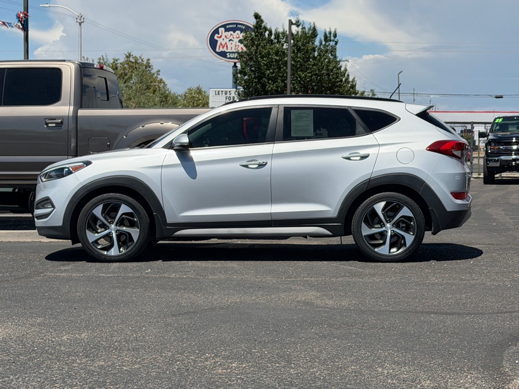 Photo 44 of this HYUNDAI TUCSON