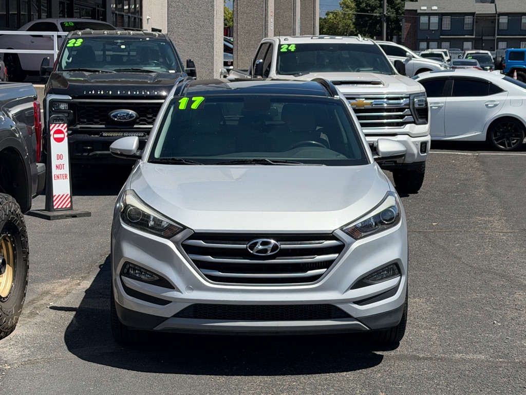 Photo 39 of this HYUNDAI TUCSON