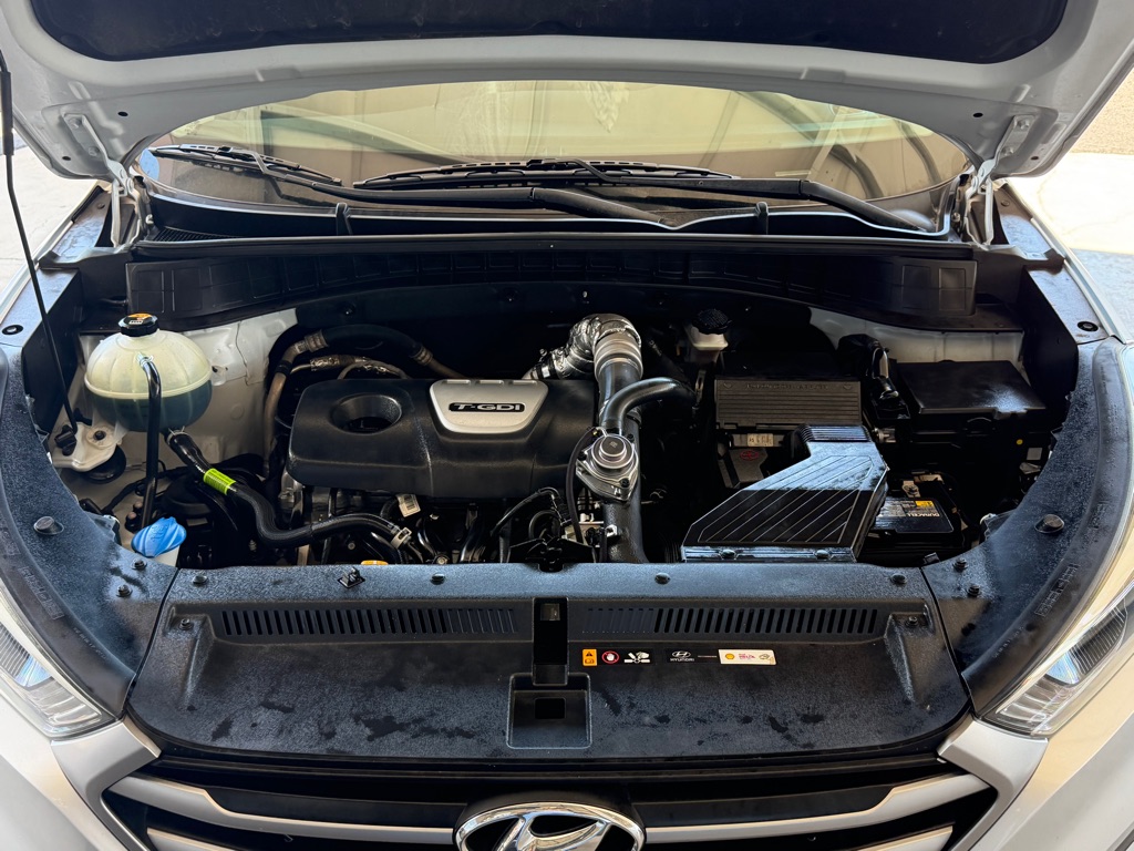 Photo 55 of this HYUNDAI TUCSON