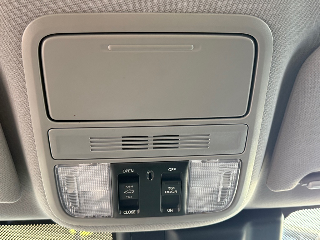 Photo 18 of this HONDA ODYSSEY