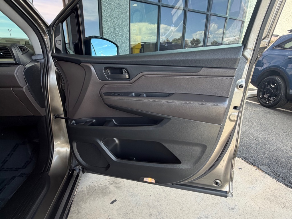 Photo 38 of this HONDA ODYSSEY