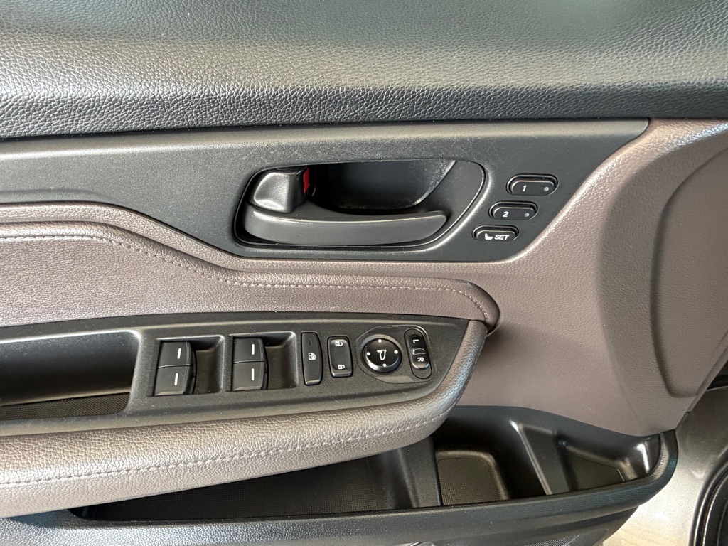 Photo 21 of this HONDA ODYSSEY