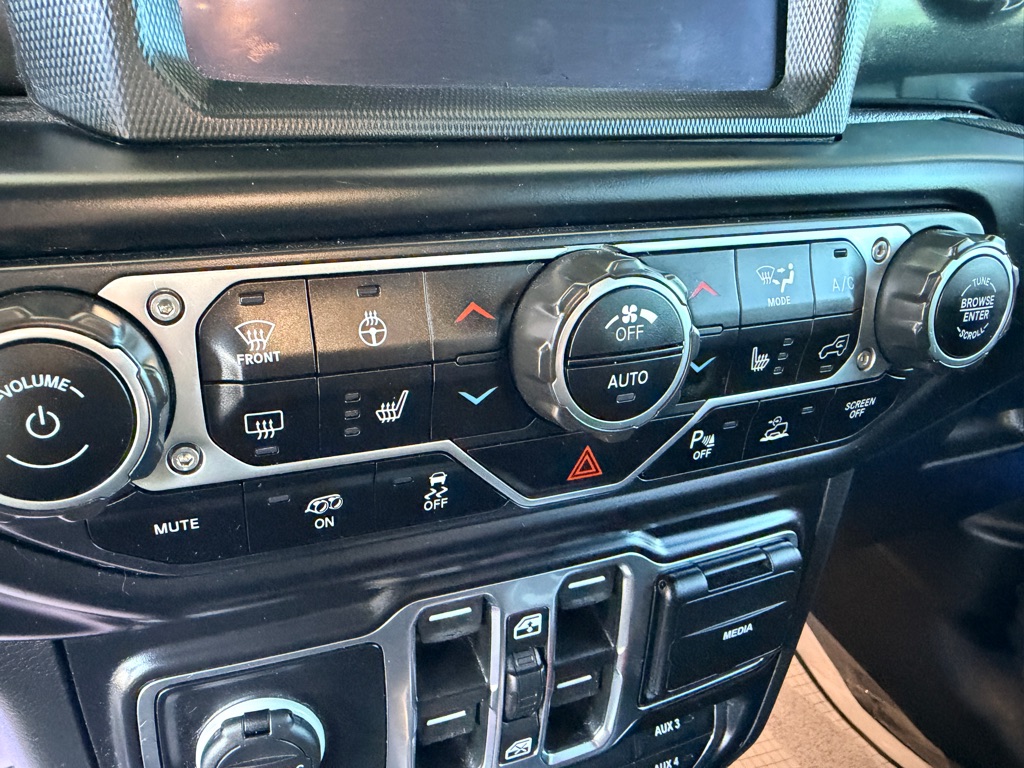 Photo 15 of this JEEP WRANGLER UNLIMI