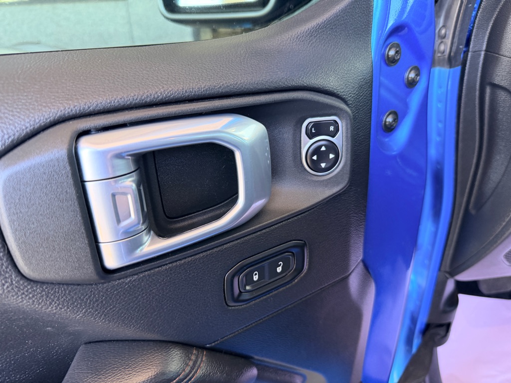 Photo 9 of this JEEP WRANGLER UNLIMI
