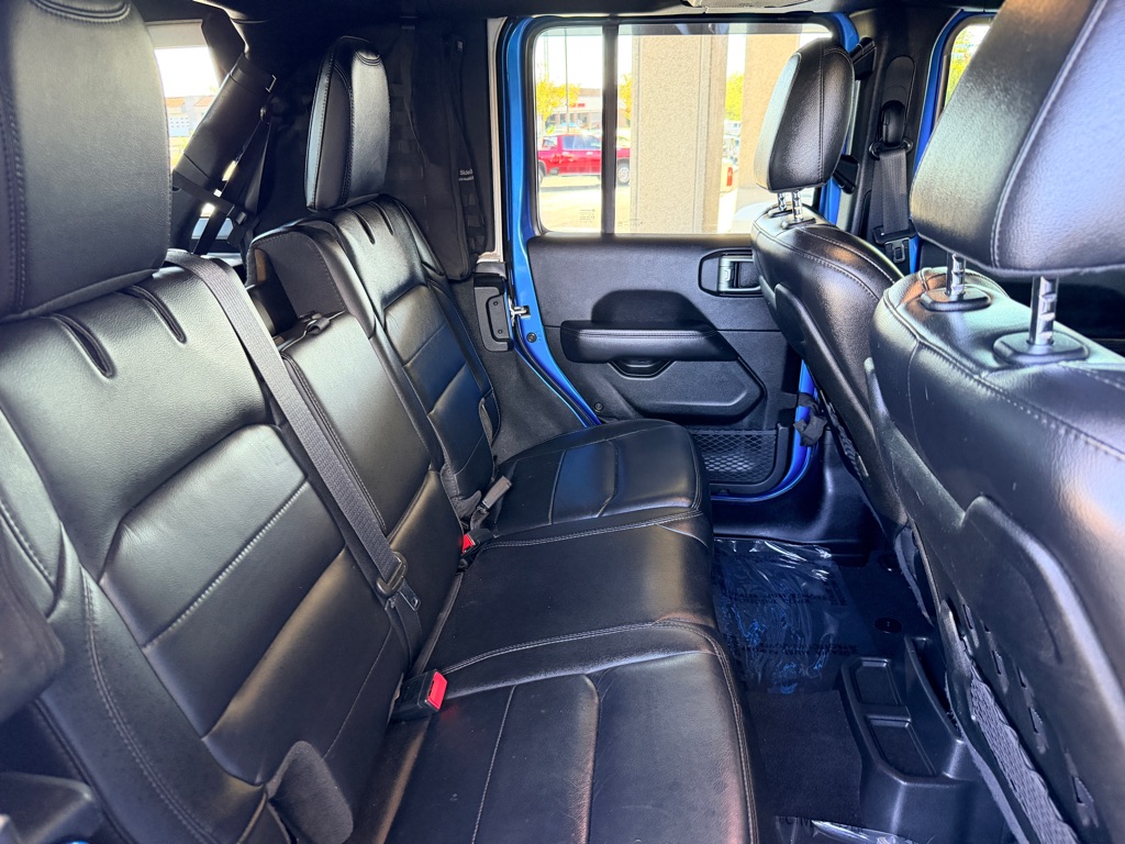 Photo 21 of this JEEP WRANGLER UNLIMI