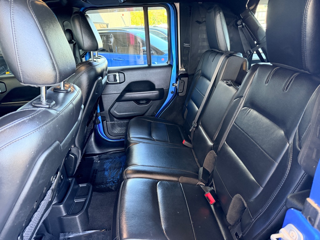 Photo 18 of this JEEP WRANGLER UNLIMI