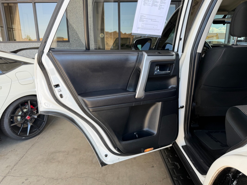 Photo 26 of this TOYOTA 4RUNNER