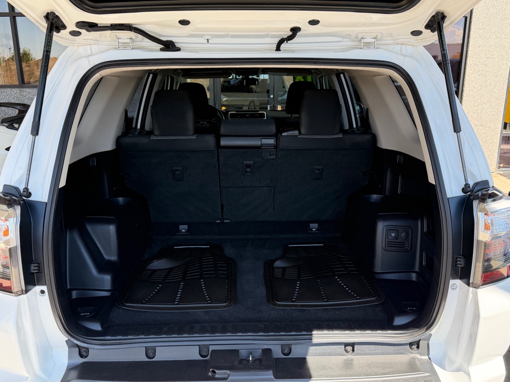 Photo 27 of this TOYOTA 4RUNNER