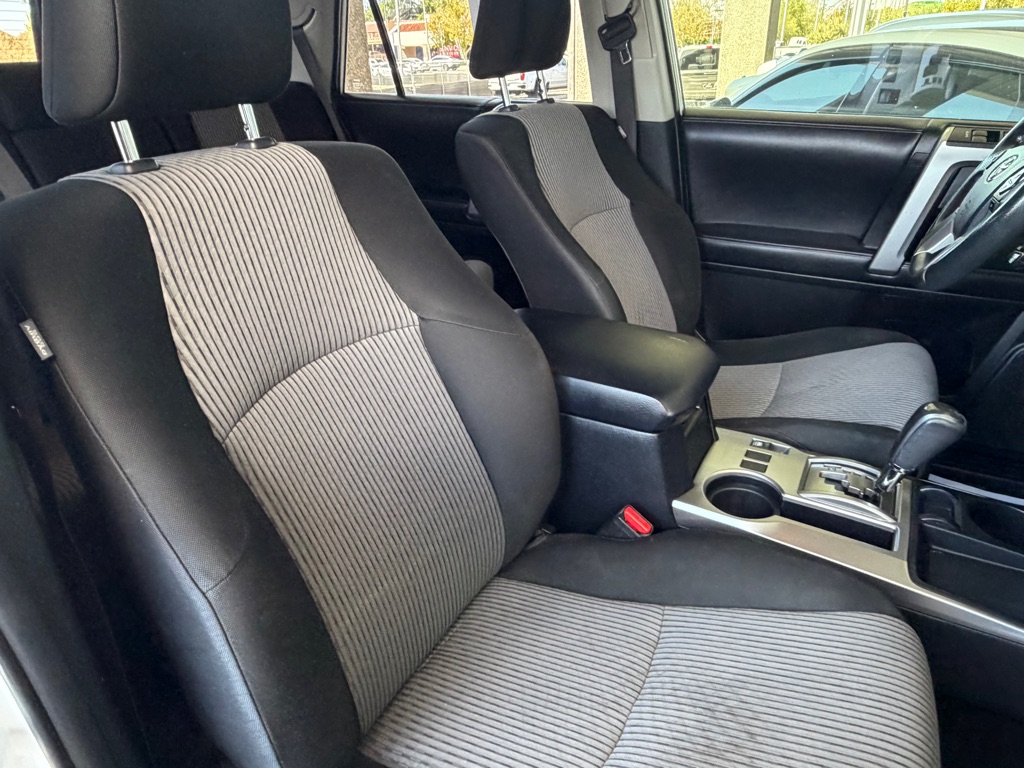 Photo 34 of this TOYOTA 4RUNNER
