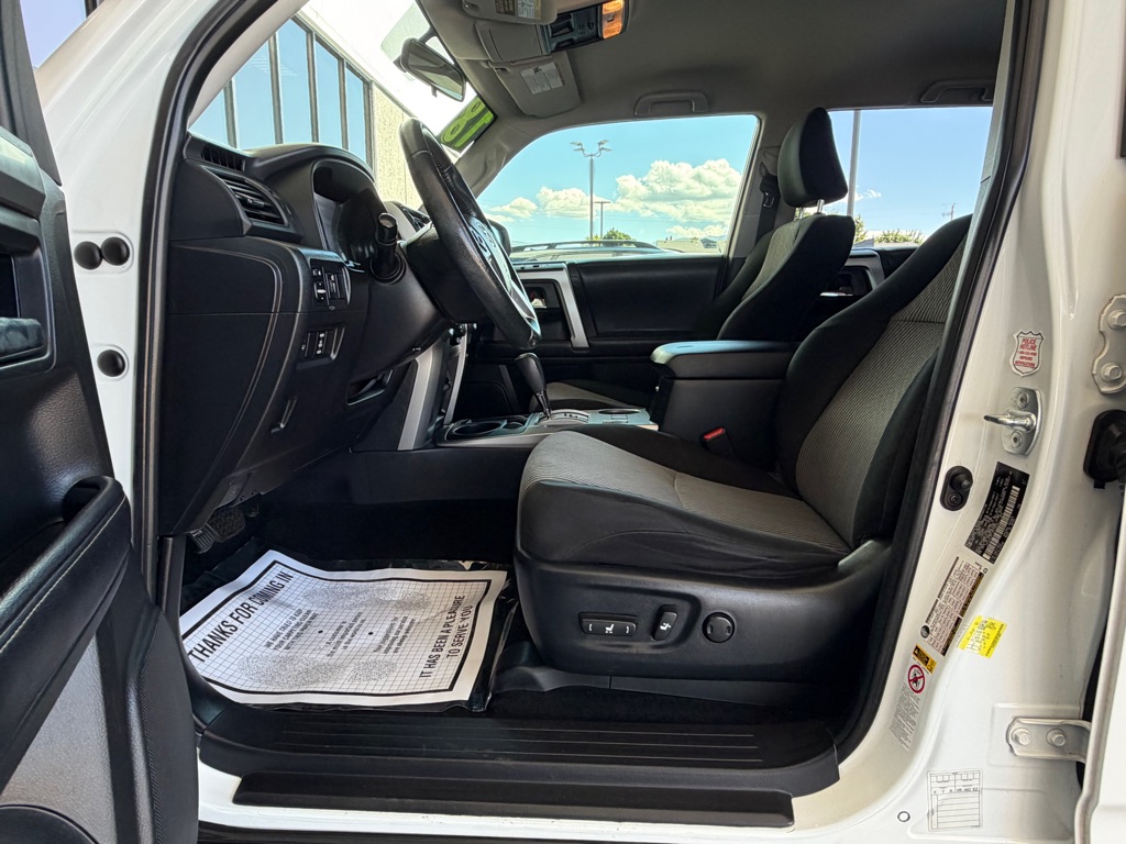 Photo 7 of this TOYOTA 4RUNNER