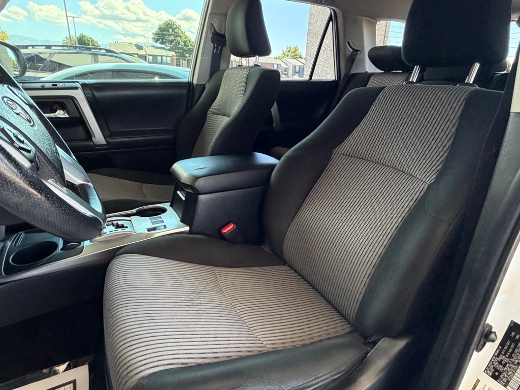 Photo 8 of this TOYOTA 4RUNNER