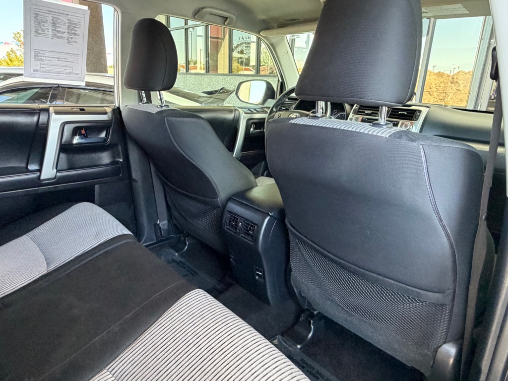 Photo 32 of this TOYOTA 4RUNNER