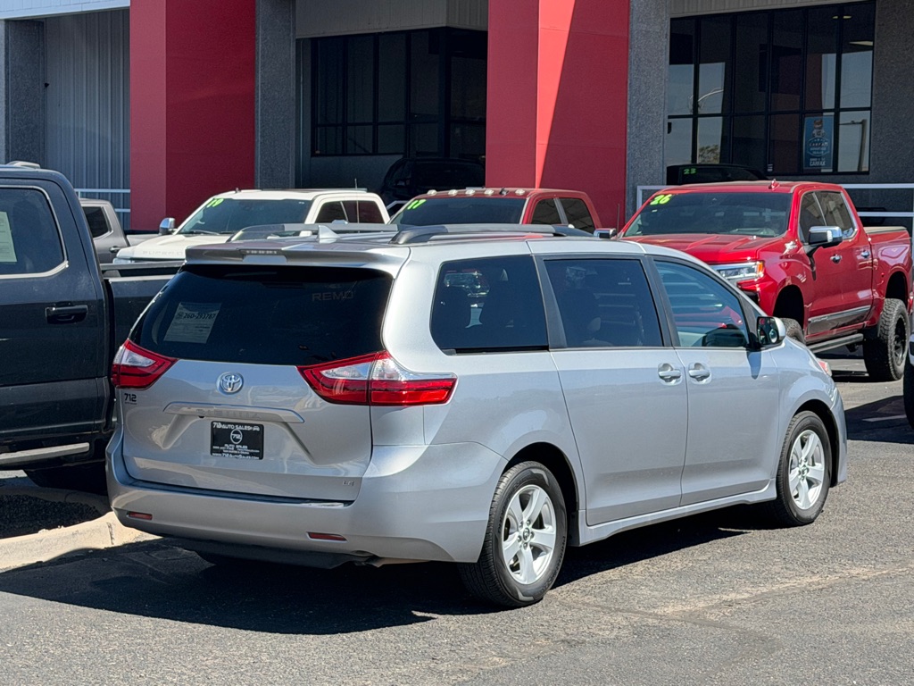 Photo 50 of this TOYOTA SIENNA