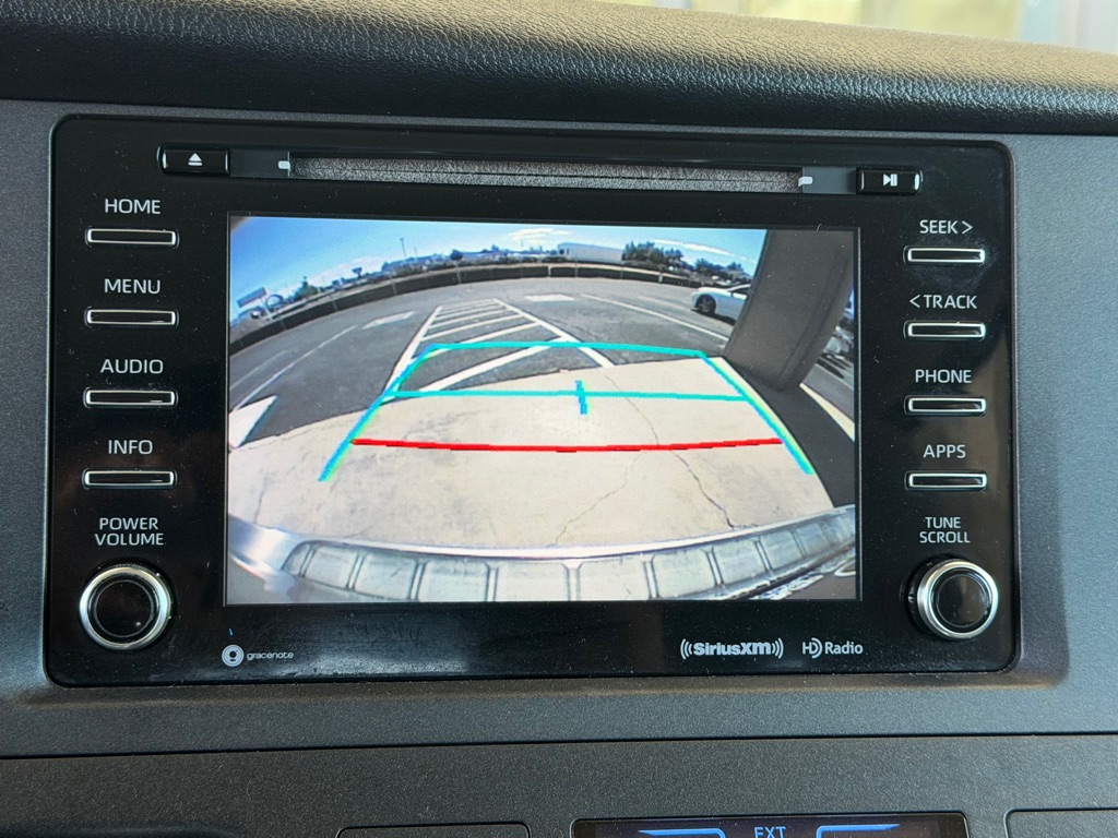 Photo 14 of this TOYOTA SIENNA