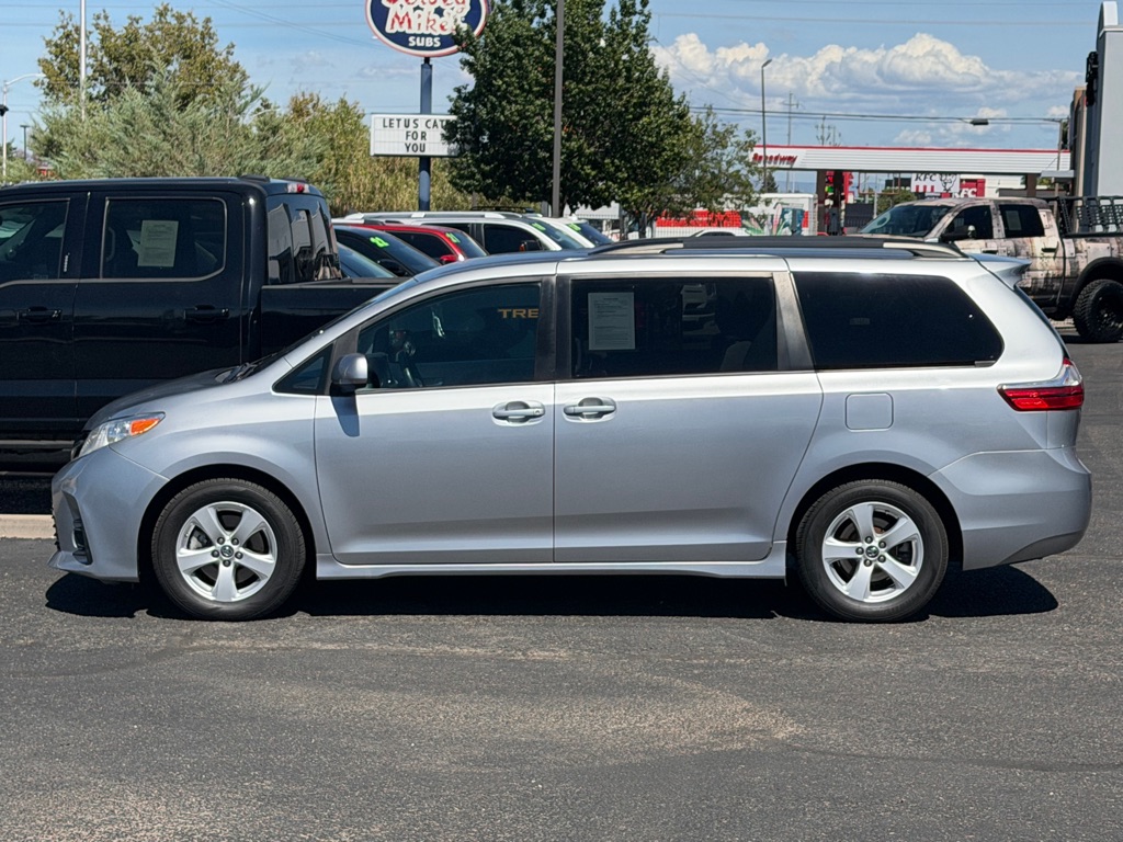 Photo 3 of this TOYOTA SIENNA