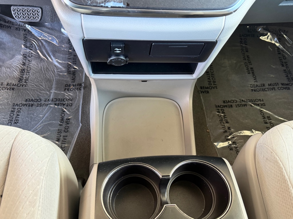 Photo 16 of this TOYOTA SIENNA