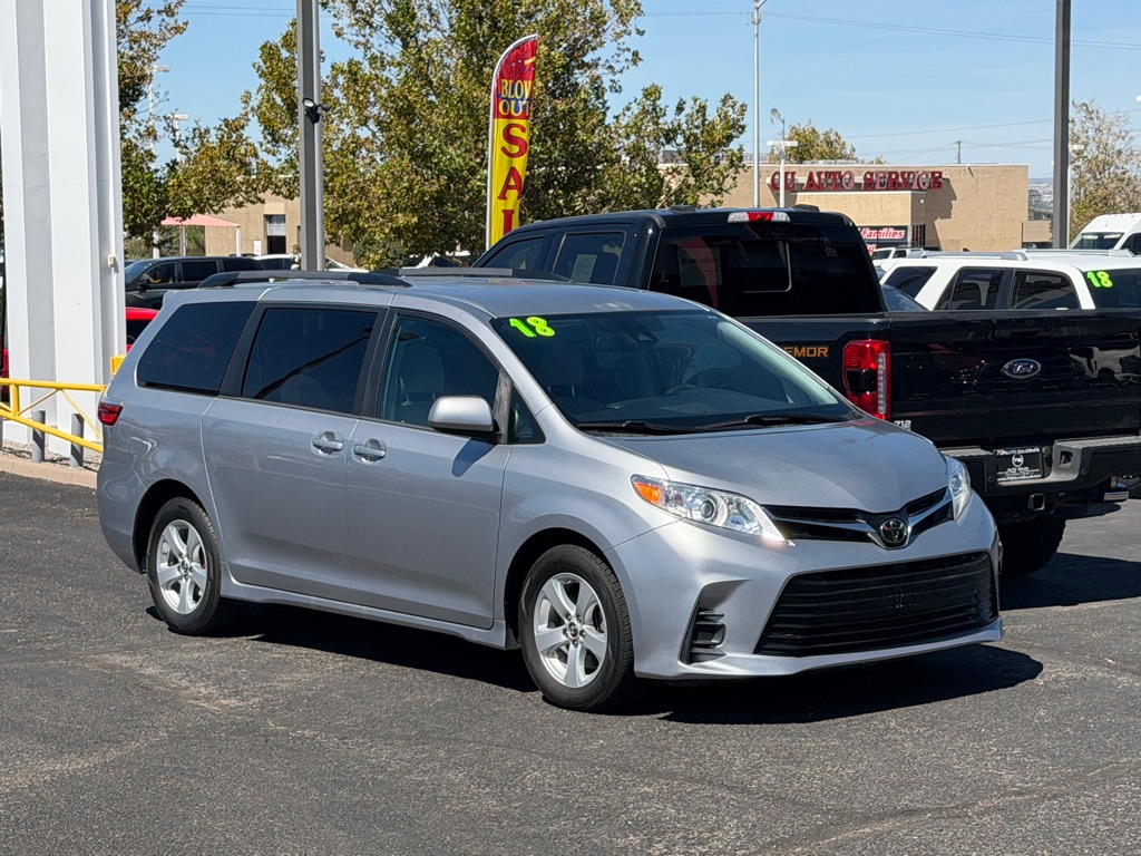 Photo 54 of this TOYOTA SIENNA