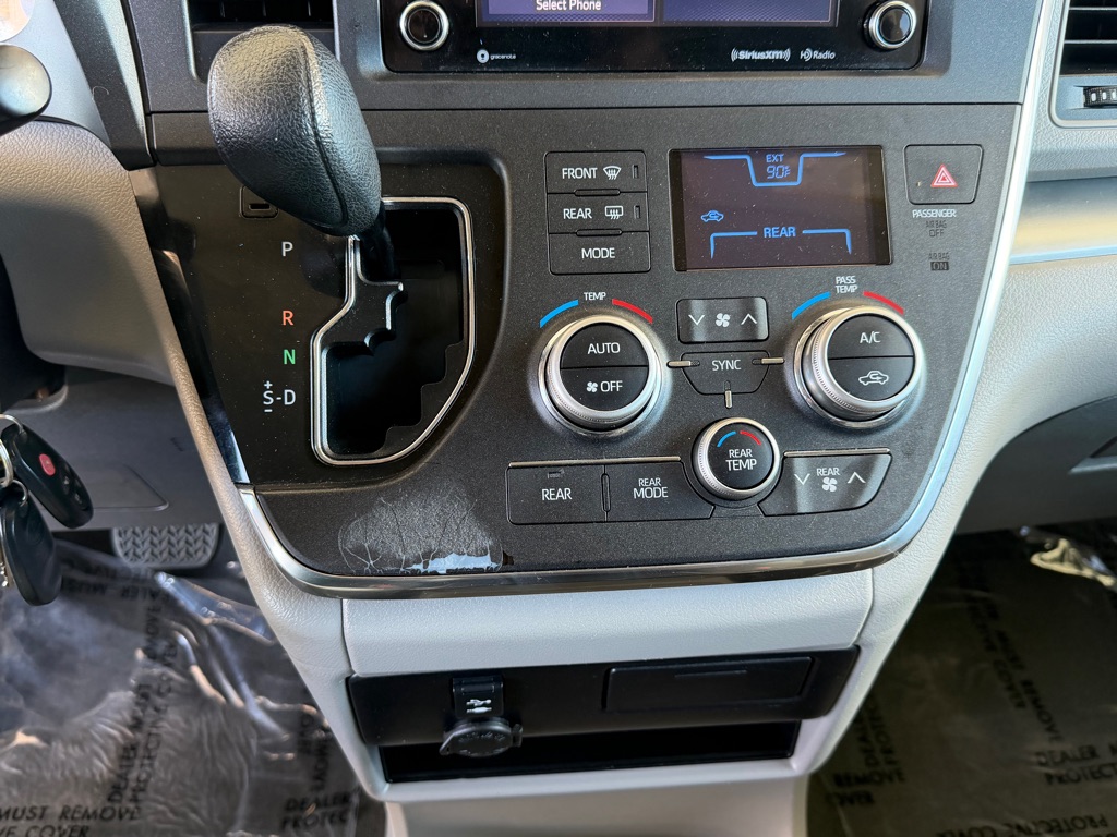 Photo 15 of this TOYOTA SIENNA