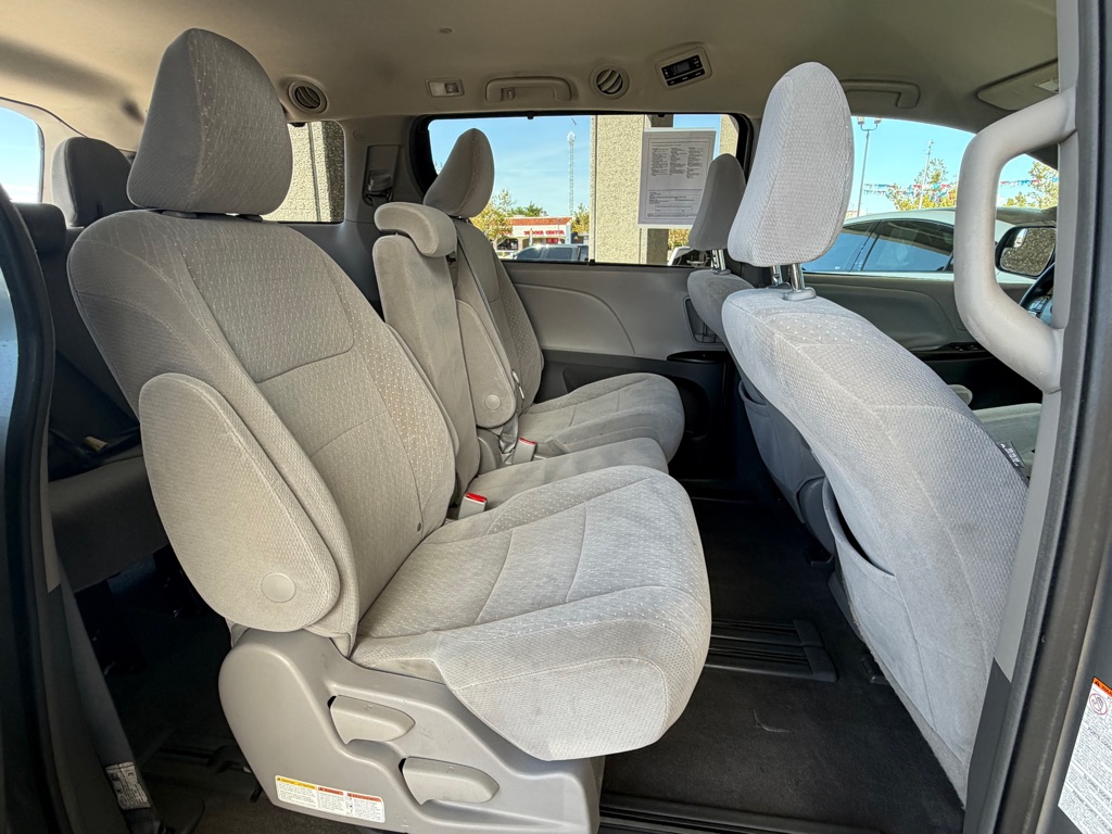 Photo 30 of this TOYOTA SIENNA