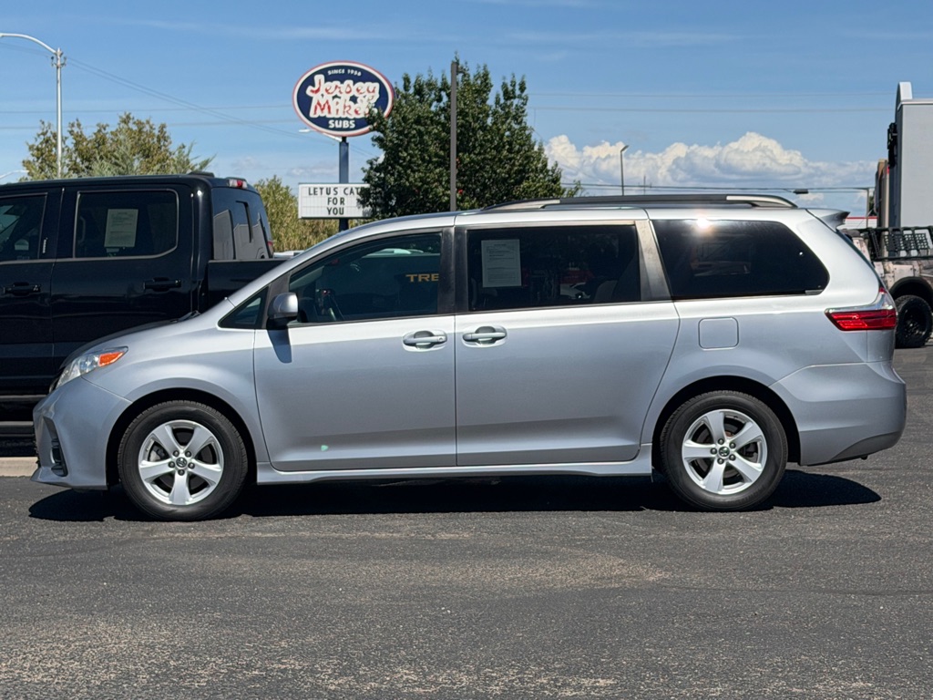 Photo 45 of this TOYOTA SIENNA