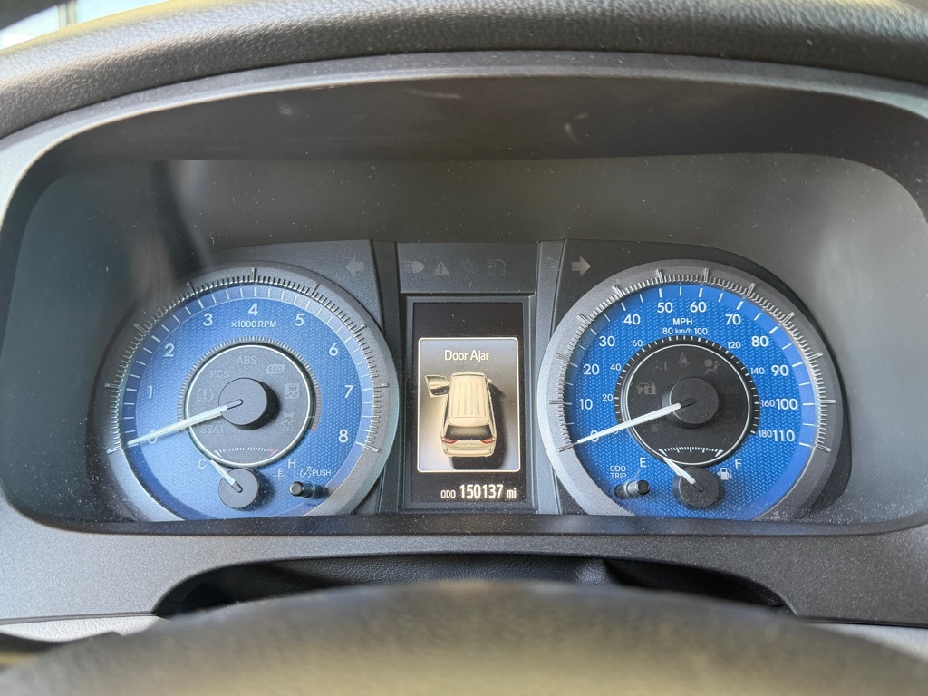 Photo 12 of this TOYOTA SIENNA