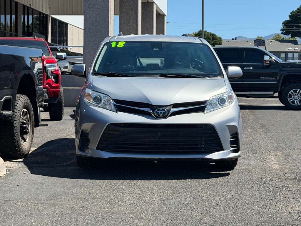 Photo 41 of this TOYOTA SIENNA