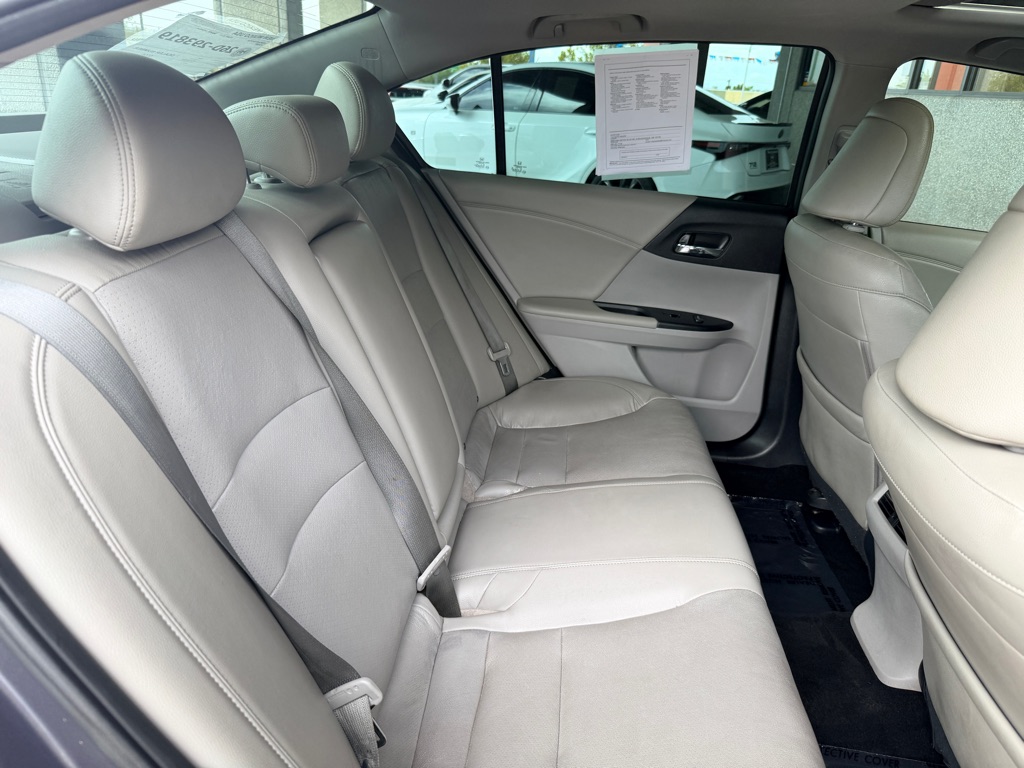 Photo 19 of this HONDA ACCORD