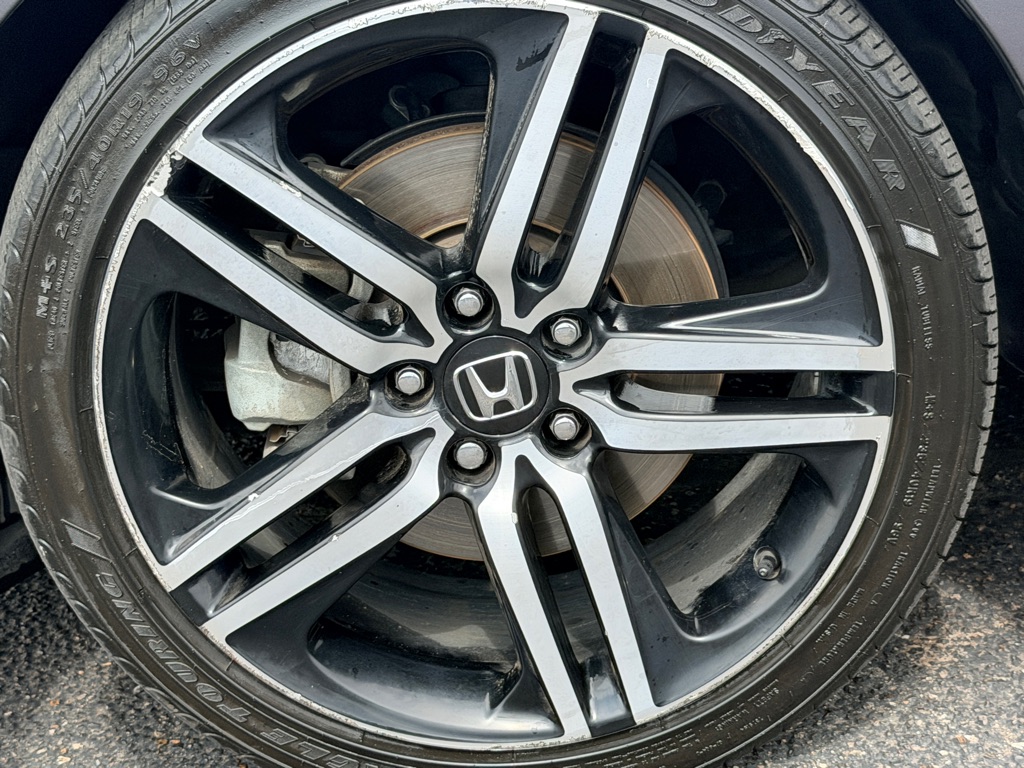Photo 43 of this HONDA ACCORD