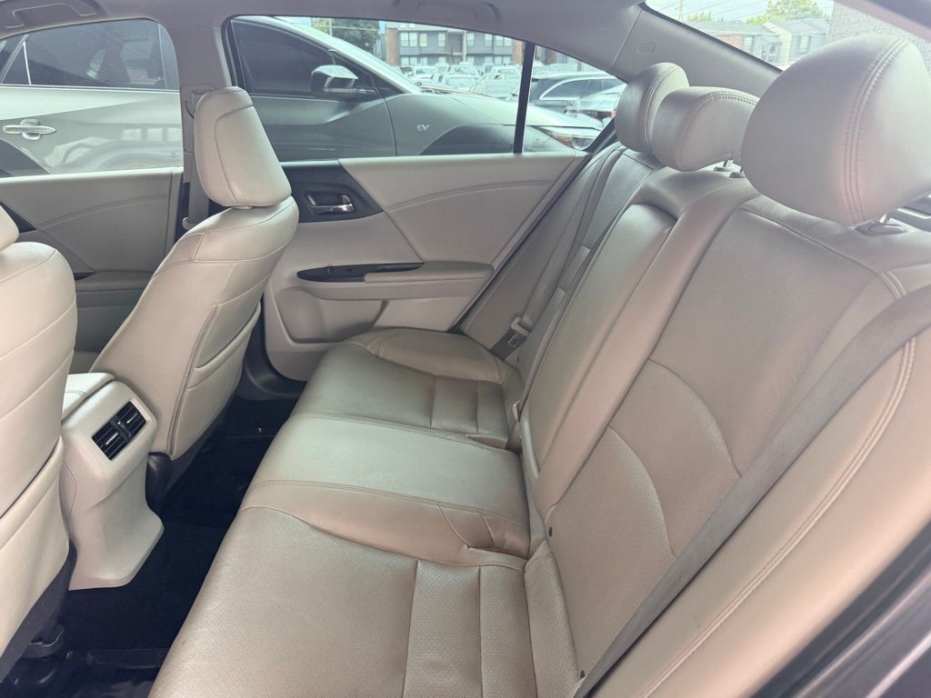 Photo 16 of this HONDA ACCORD
