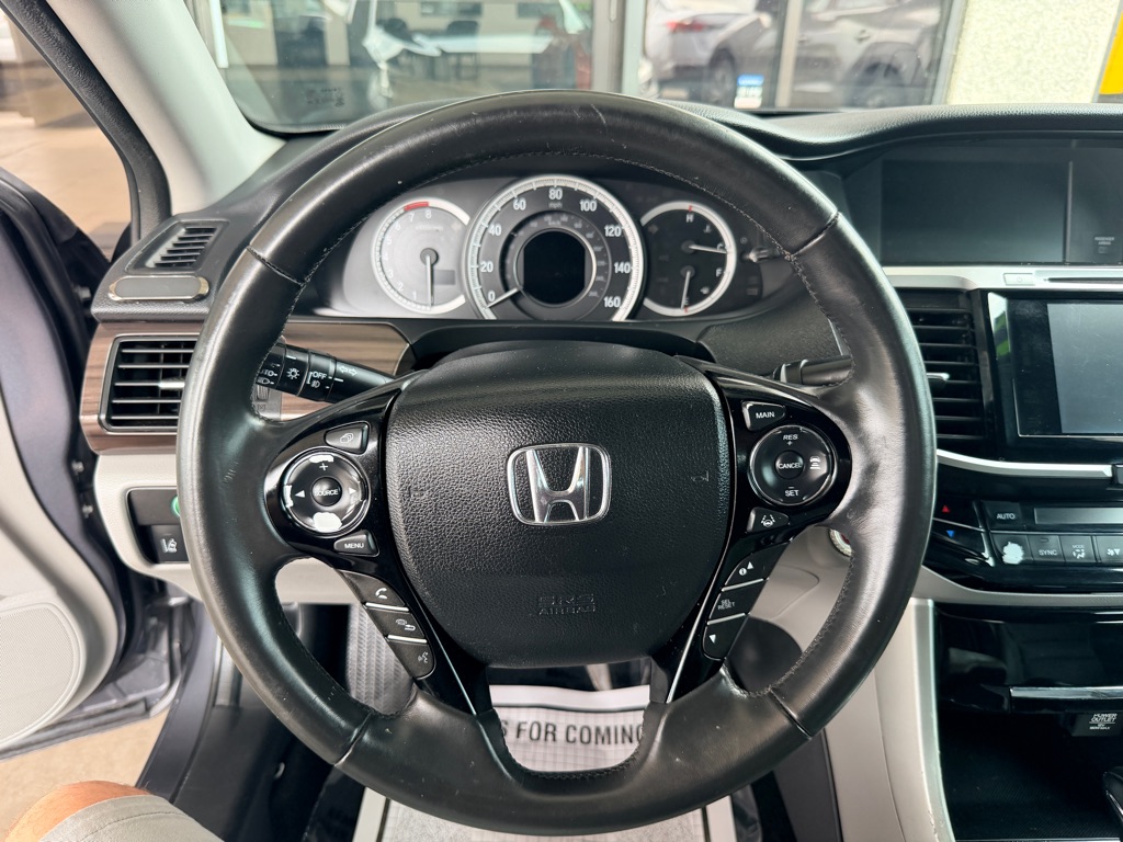 Photo 8 of this HONDA ACCORD