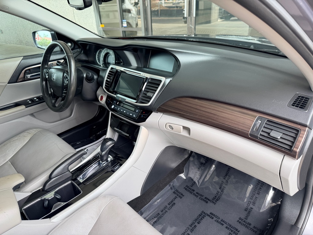 Photo 21 of this HONDA ACCORD