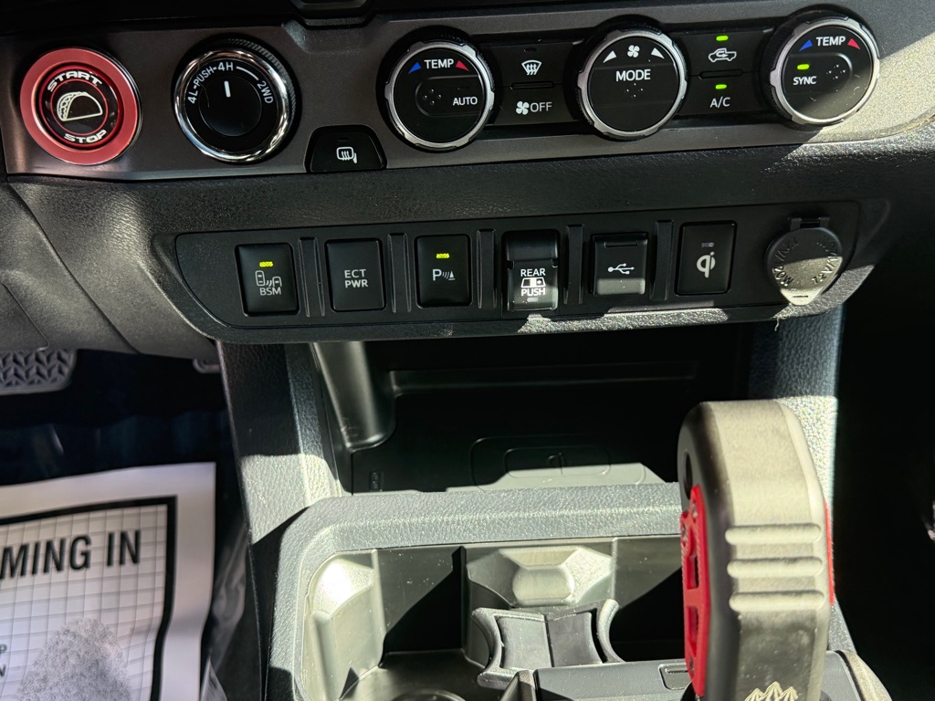 Photo 14 of this TOYOTA TACOMA