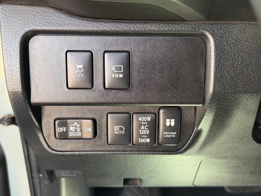 Photo 16 of this TOYOTA TACOMA