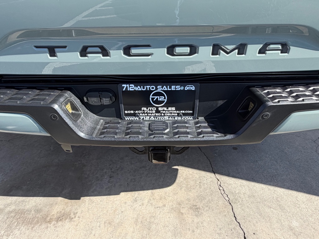 Photo 26 of this TOYOTA TACOMA