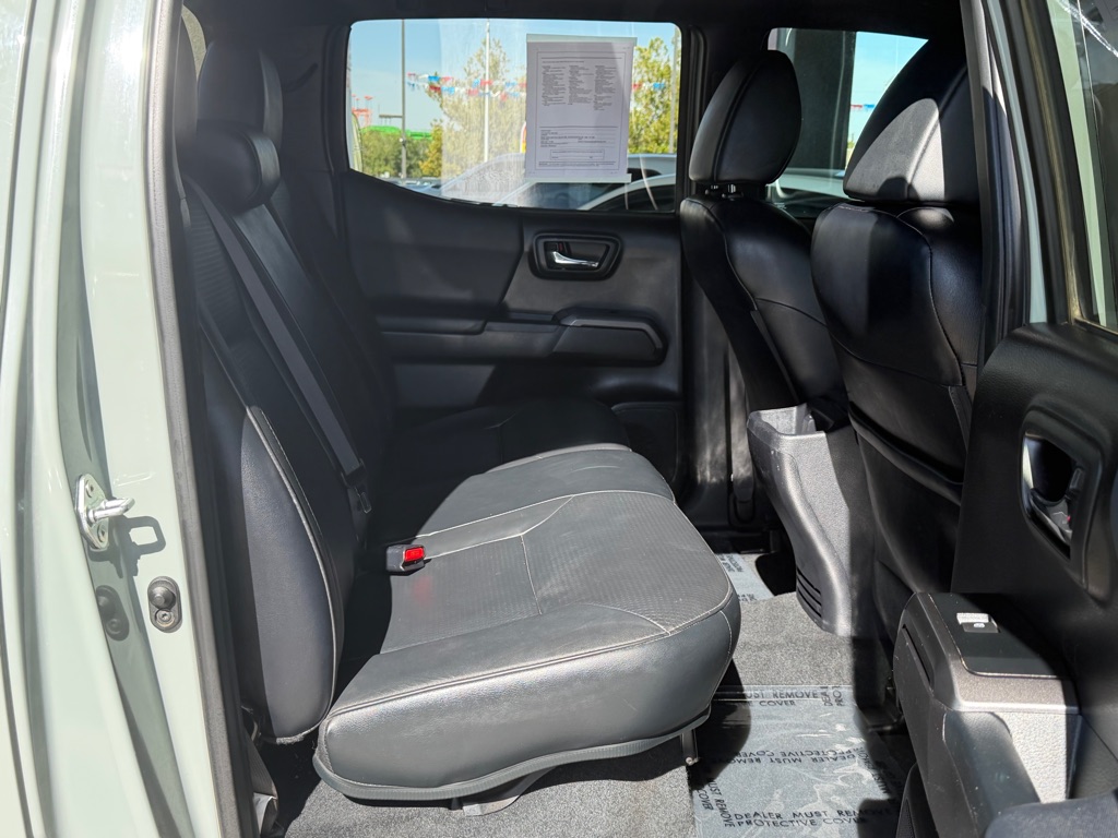 Photo 28 of this TOYOTA TACOMA
