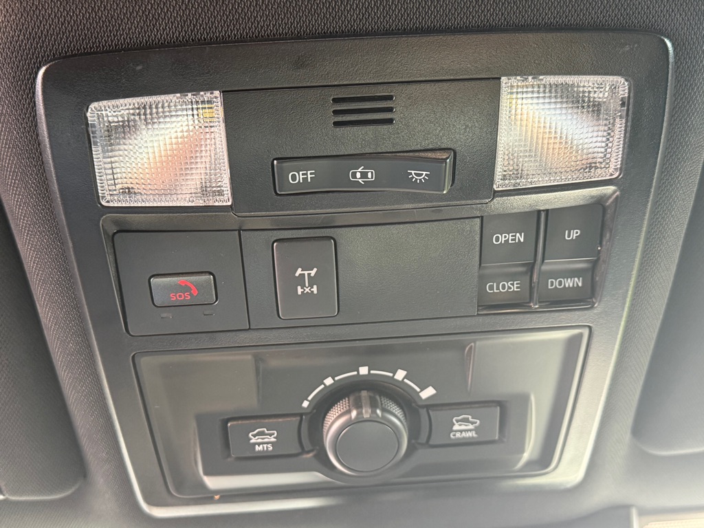 Photo 17 of this TOYOTA TACOMA