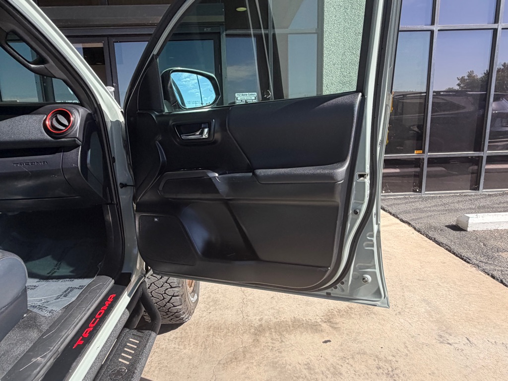 Photo 35 of this TOYOTA TACOMA